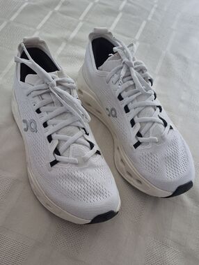 On Running White and Black Cloud Surfer Max Women's Performance Sneakers